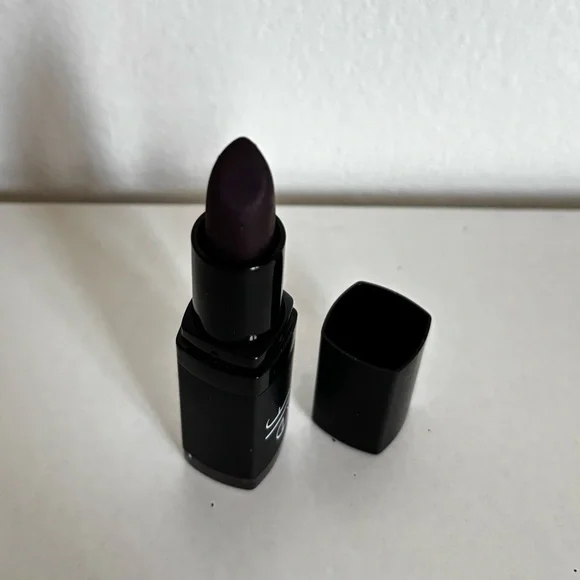 e.l.f. Vampy Violet Lipstick - Picture 2 of 6